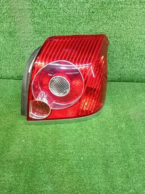 Фонарь задний правый AZT251 TOYOTA AVENSIS T250 2006-2008