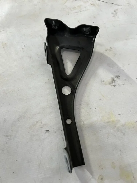 Кронштейн крыла переднего левого GH5FP MAZDA MAZDA 6 GH 2007-2010, MAZDA 6 GH 2010-2012, ATENZA GH 2008-2009, ATENZA GH 2010-2012