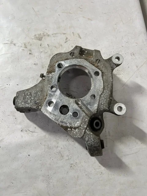Кулак задний правый PNZ51 NISSAN MURANO Z51 2008-2010, MURANO Z51 2010-2016