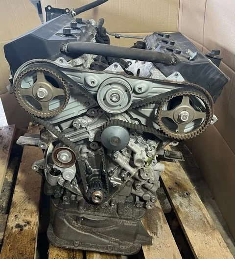 Двигатель (дефект левой клапанной крышки) CW6W 6B31 MITSUBISHI OUTLANDER XL CW 2007-2010, OUTLANDER XL CW 2010-2012