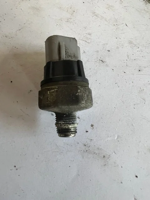 Датчик давления масла CW6W MITSUBISHI GRANDIS NA4W 2003-2011, SPACE STAR DG 1998-2004, OUTLANDER XL CW 2007-2010, OUTLANDER XL CW 2010-2012
