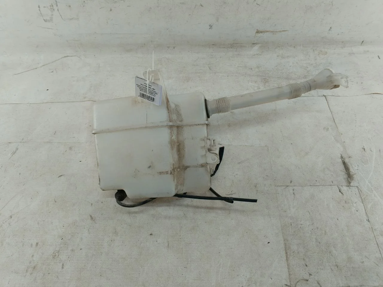 Бачок омывателя CW5W MITSUBISHI OUTLANDER XL CW 2007-2010, OUTLANDER XL CW 2010-2012, DELICA D:5 V CV 2007-2019