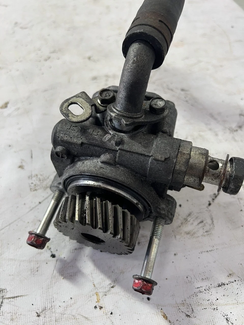 Насос гидроусилителя руля V98W MITSUBISHI PAJERO SPORT II KH 2008-2013, PAJERO IV / MONTERO IV V8 / V9 2006-2011