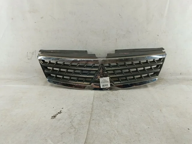 Решетка радиатора (дефект хрома) CW6W MITSUBISHI OUTLANDER XL CW 2007-2010