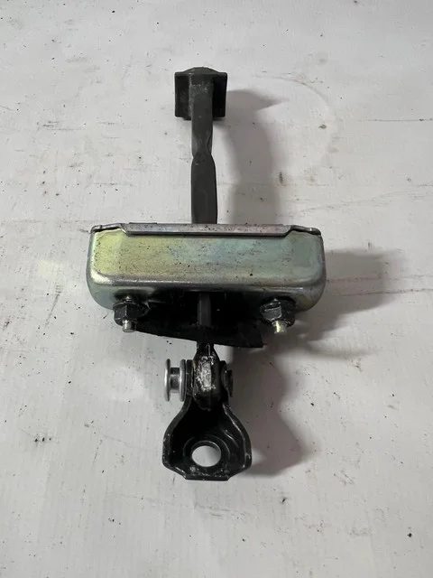 Ограничитель фиксатор двери задней левой GSU35 TOYOTA HARRIER XU30 2003-2013, LEXUS RX II 300/330/350/400H XU30 2003-2006