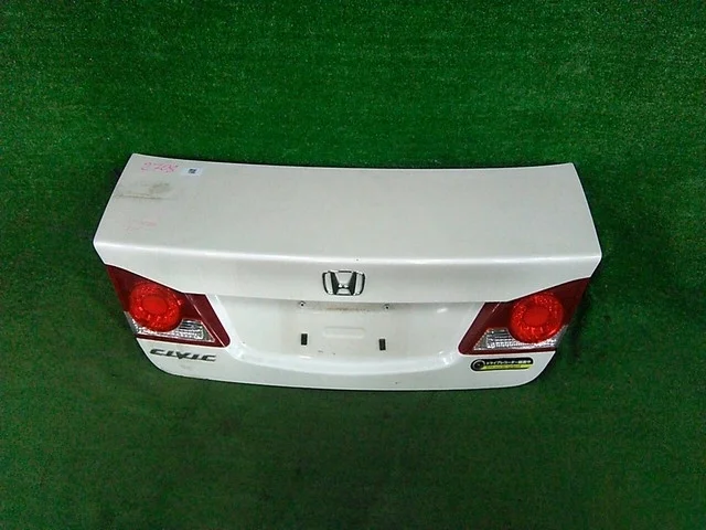 Крышка багажника (потерта) FD1 HONDA CIVIC VIII FD / FK / FN / FA 2005-2008, CIVIC VIII FD / FK / FN / FA 2009-2011