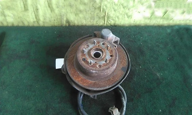 Кулак задний правый GXE10 TOYOTA VEROSSA X11 2001-2004, BREVIS G10 2001-2007, CROWN S170 1999-2007, LEXUS IS I 200/300 XE10 1998-2005
