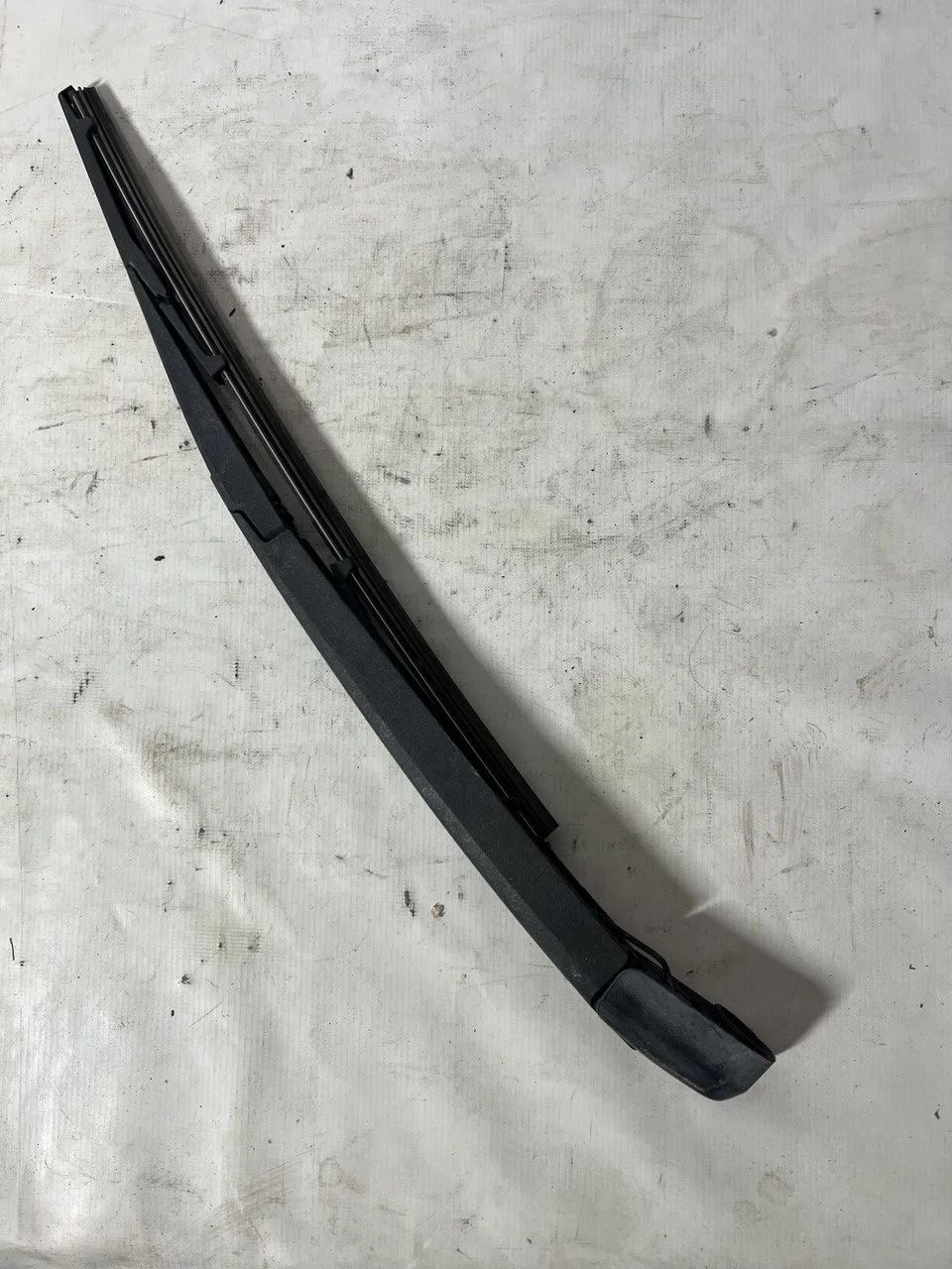 Поводок стеклоочистителя задний GSU35 TOYOTA HARRIER XU30 2003-2013, LEXUS RX II 300/330/350/400H XU30 2006-2009