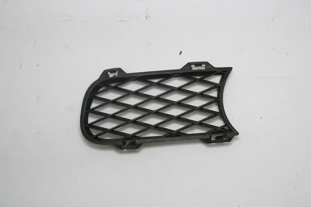Решетка переднего бампера правая 7L VOLKSWAGEN TOUAREG I 7LA / 7L6 / 7L7 2002-2007