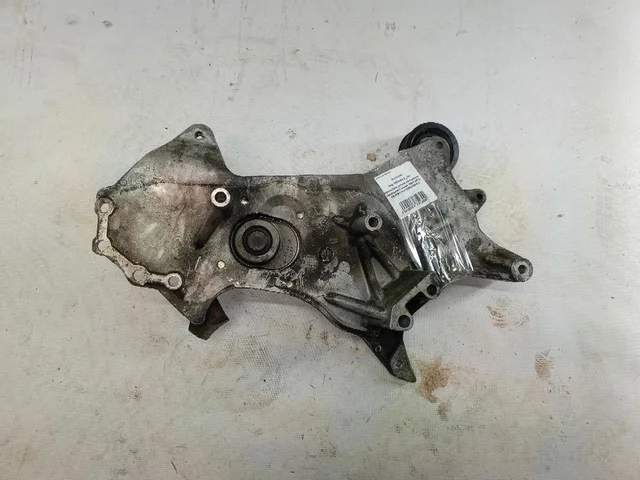 Кронштейн ролика натяжителя приводного ремня V93W MITSUBISHI PAJERO III / MONTERO III V6 / V7 2000-2002, PAJERO III / MONTERO III V6 / V7 2003-2006