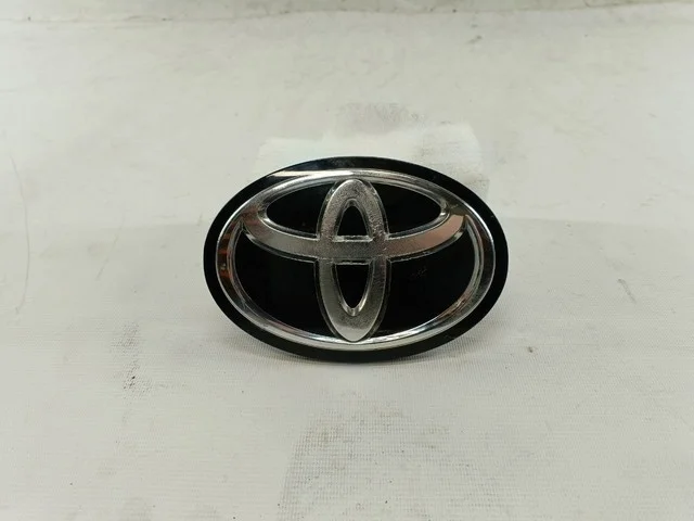 Эмблема решетки радиатора XA50 TOYOTA RAV4 XA50 2018-