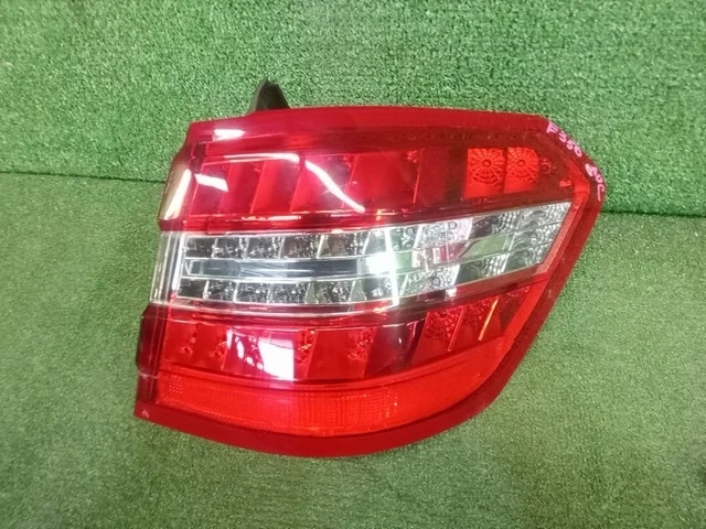 Фонарь задний правый внешний W212 MERCEDES BENZ MERCEDES BENZ E-CLASS W212 2009-2012