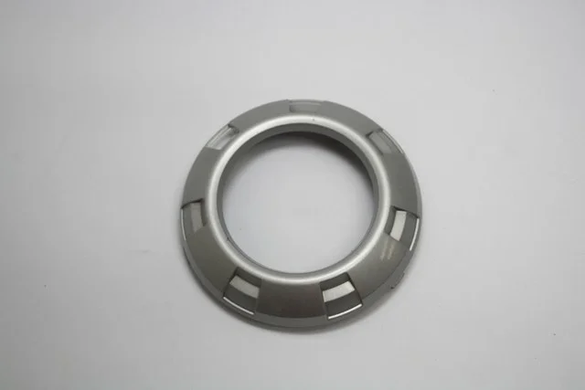 Ободок противотуманной фары левый=правый (дефект крепления) V93W MITSUBISHI PAJERO IV / MONTERO IV V8 / V9 2006-2011