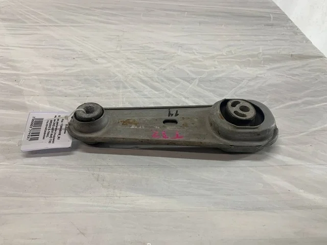Опора двигателя задняя T32 NISSAN QASHQAI J11 2014-2020, X-TRAIL T32 2014-2019, QASHQAI J11 2017-