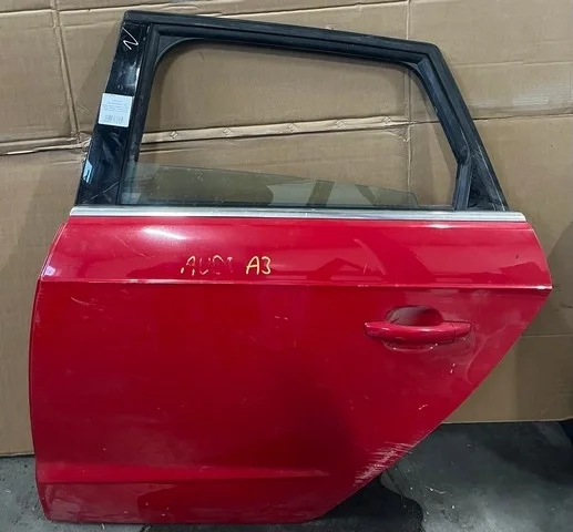 Дверь задняя левая (потертость) 8V AUDI A3 8V 2013-2016, A3 8V 2016-2020
