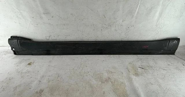 Накладка порога левая V98W MITSUBISHI PAJERO IV / MONTERO IV V8 / V9 2006-2011, PAJERO IV / MONTERO IV V8 / V9 2011-2014