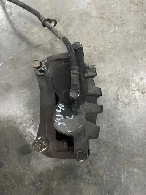 Суппорт тормозной передний левый XU40 TOYOTA HIGHLANDER XU40 2007-2010, HIGHLANDER XU40 2010-2013, LEXUS RX III 270/350/450H AL10 2009-2012