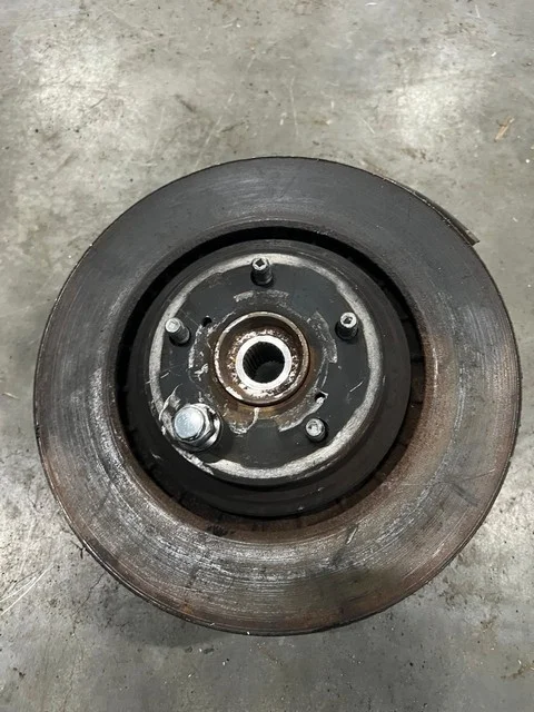 Кулак поворотный правый XU40 TOYOTA HIGHLANDER XU40 2007-2010, HIGHLANDER XU40 2010-2013, LEXUS RX III 270/350/450H AL10 2009-2012
