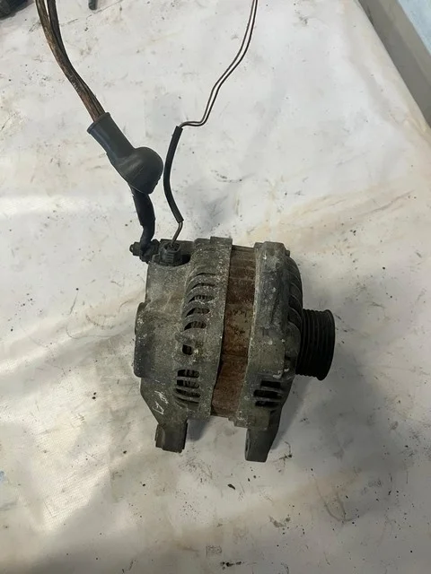 Генератор V73W MITSUBISHI PAJERO III / MONTERO III V6 / V7 2000-2002, PAJERO III / MONTERO III V6 / V7 2003-2006