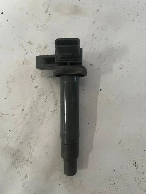 Катушка зажигания UZJ100 TOYOTA TUNDRA XK30 / XK40 2000-2006, LAND CRUISER 100 1998-2002, SEQUOIA XK30 / XK40 2000-2007, CELSIOR F30 2000-2003