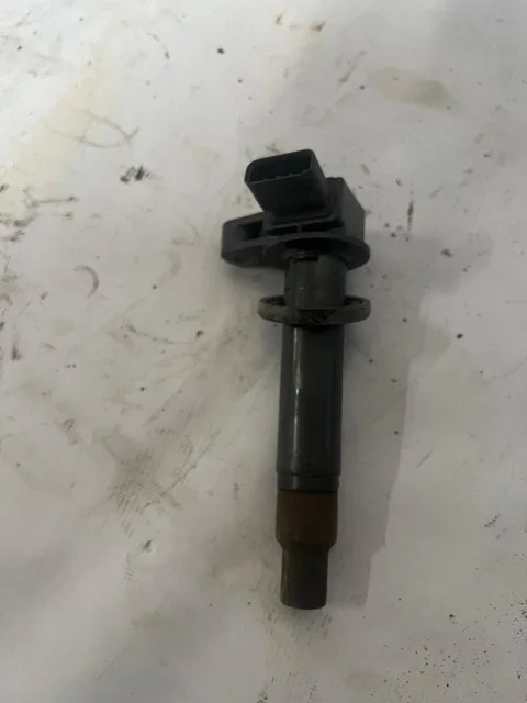 Катушка зажигания (трещина разъема) UZJ100 TOYOTA TUNDRA XK30 / XK40 2000-2006, LAND CRUISER 100 1998-2002, SEQUOIA XK30 / XK40 2000-2007