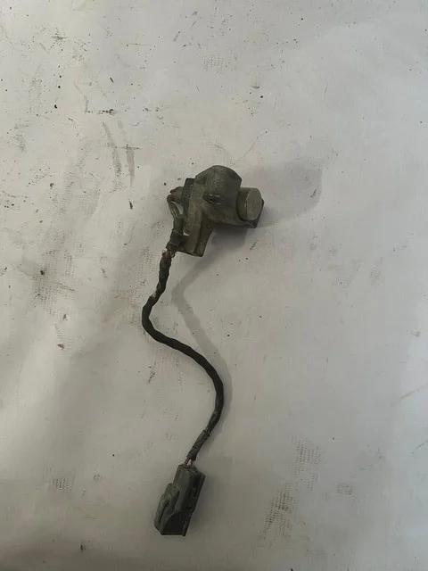 Датчик положения распредвала UZJ100 TOYOTA TUNDRA XK30 / XK40 2000-2006, LAND CRUISER 100 1998-2002, SEQUOIA XK30 / XK40 2000-2007
