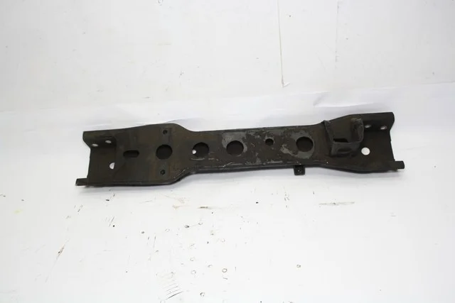 Балка крепления подвески переднего редуктора V97W MITSUBISHI PAJERO III / MONTERO III V6 / V7 2000-2002, PAJERO III / MONTERO III V6 / V7 2003-2006