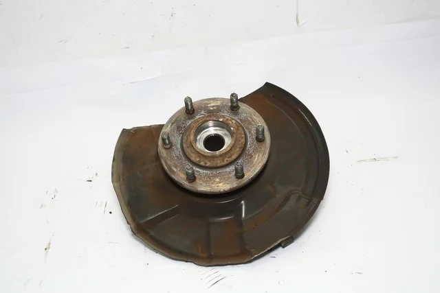 Кулак поворотный правый V97W MITSUBISHI PAJERO IV / MONTERO IV V8 / V9 2006-2011, PAJERO IV / MONTERO IV V8 / V9 2011-2014