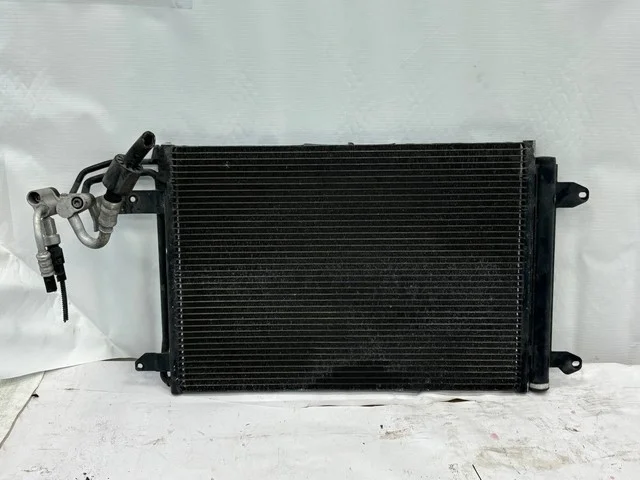 Радиатор кондиционера 137 VOLKSWAGEN JETTA V 1K2 / 1K5 2005-2011, GOLF V 1K1 / 1K5 2003-2009, GOLF VI 5K1 / AJ5 2009-2013, SCIROCCO III 2008-2014