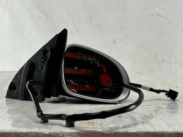 Зеркало заднего вида правое (потертость) 1K2 VOLKSWAGEN JETTA V 1K2 / 1K5 2005-2011, GOLF VI 5K1 / AJ5 2009-2013