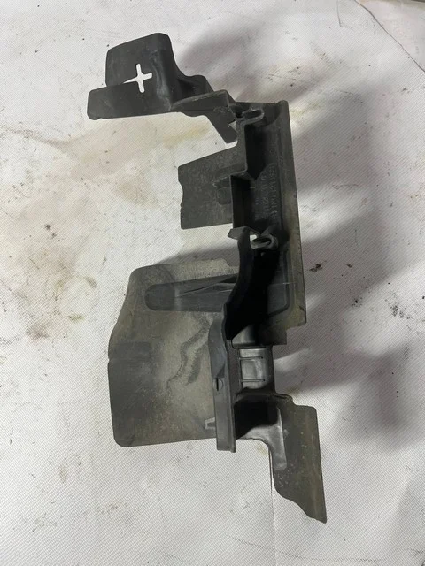 Воздуховод радиатора левый 1K2 VOLKSWAGEN JETTA V 1K2 / 1K5 2005-2011, GOLF V 1K1 / 1K5 2003-2009, GOLF VI 5K1 / AJ5 2009-2013