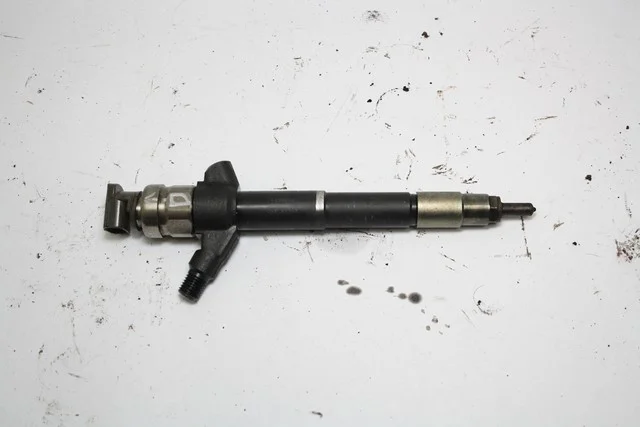 Форсунка топливная (небольшой дефект фишки) KB8T MITSUBISHI PAJERO IV / MONTERO IV V8 / V9 2006-2011, PAJERO IV / MONTERO IV V8 / V9 2011-2014
