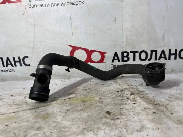 Патрубок радиатора охлаждения правый нижний 1K2 VOLKSWAGEN JETTA V 1K2 / 1K5 2005-2011, GOLF V 1K1 / 1K5 2003-2009