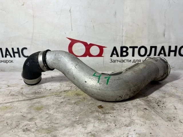 Патрубок радиатора интеркулера правый средний 1K2 VOLKSWAGEN PASSAT B6 2005-2010, JETTA V 1K2 / 1K5 2005-2011, GOLF V 1K1 / 1K5 2003-2009