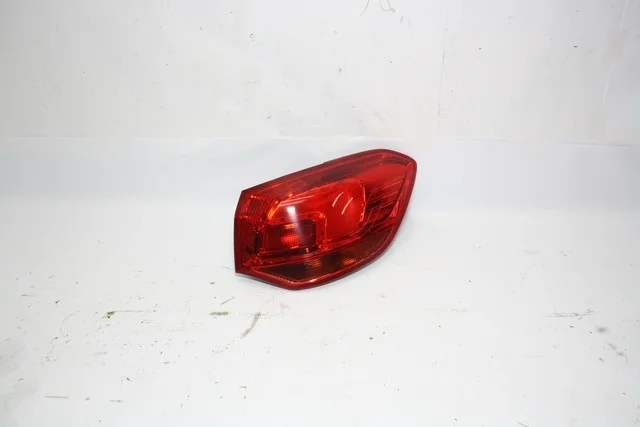 Фонарь задний правый (царапины) OPEL ASTRA J P10 2010-2017