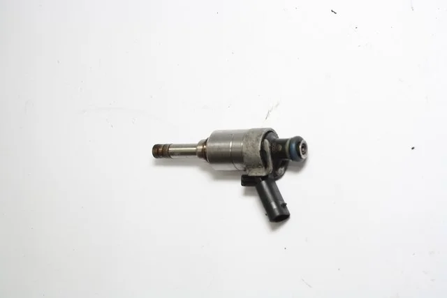 Форсунка топливная B6 AUDI A4 B8 2007-2011, VOLKSWAGEN PASSAT B6 2005-2010, PASSAT CC 357 2008-2012, AUDI A3 8P 2008-2012