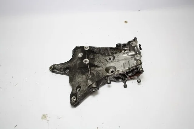 Кронштейн генератора B6 VOLKSWAGEN PASSAT B6 2005-2010, PASSAT CC 357 2008-2012, AUDI Q3 8U 2011-2014, SKODA OCTAVIA II 1Z 2004-2008