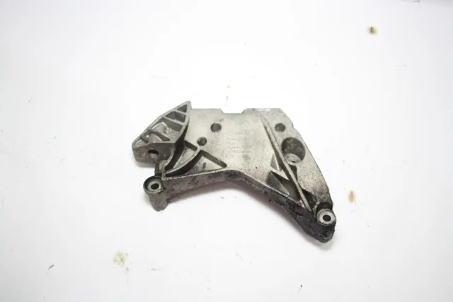 Кронштейн опоры подушки двигателя B6 VOLKSWAGEN PASSAT B6 2005-2010, PASSAT CC 357 2008-2012, AUDI A3 8P 2008-2012, SKODA OCTAVIA II 1Z 2004-2008