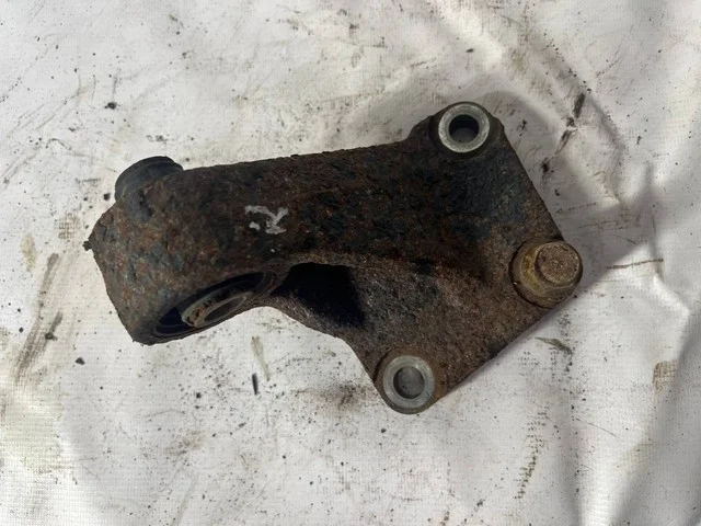 Опора заднего редуктора передняя правая CU5W MITSUBISHI OUTLANDER CU 2003-2007, AIRTREK CU 2001-2005