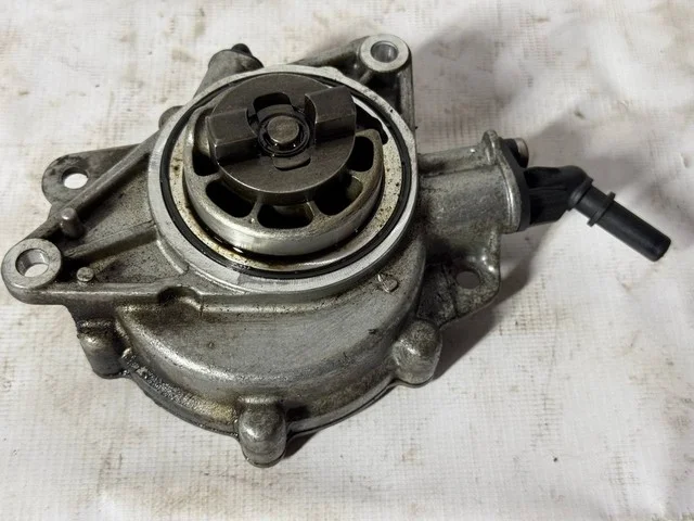 Насос вакуумный PEUGEOT PEUGEOT 308 I T7 2007-2015, PEUGEOT 508 8E /8D 2010-2018, PEUGEOT 408 2012-, PEUGEOT 3008 OU 2009-2016, CITROEN C4 B7 2011-
