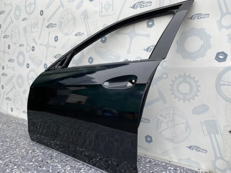 Дверь передняя левая Mercedes-benz 2013 W212