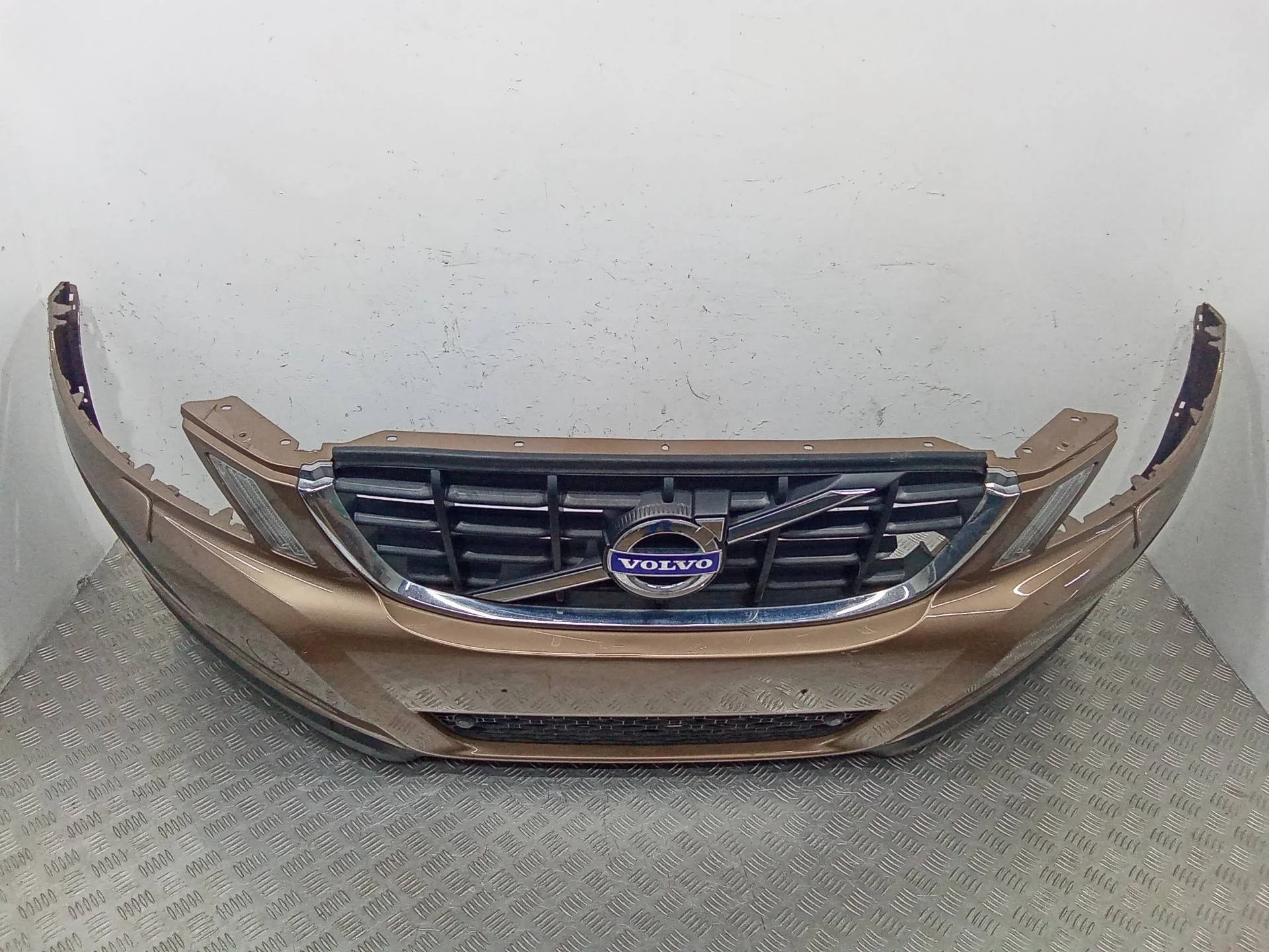 бампер передний Volvo XC60 1 поколение