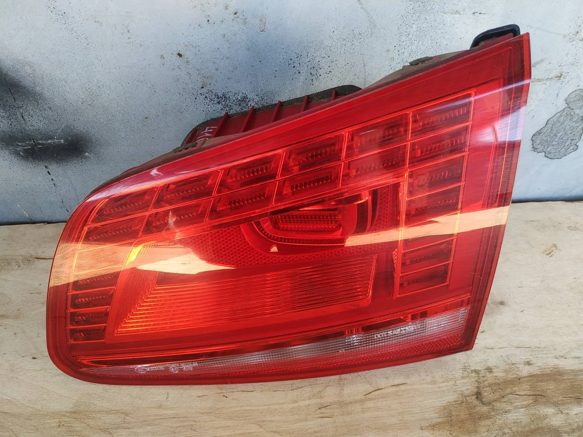 фонарь задний правый Volkswagen Touareg 2 7P6 2015