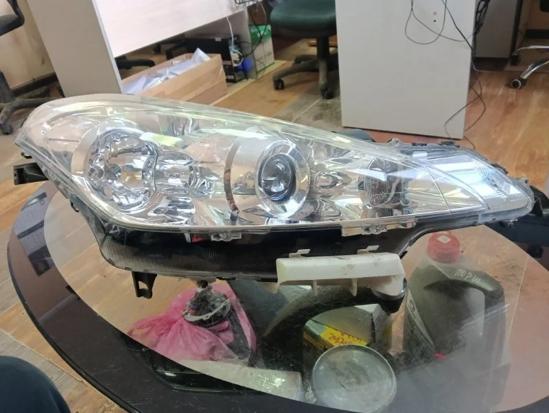 Фара ксенон Peugeot 4007 2007-2012