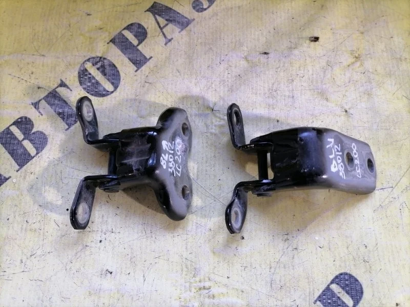 Петля двери Toyota Land Cruiser 200 2008-2021 2013 6876060060 4.5 1VDFTV 235Л/С DIESEL TURBO