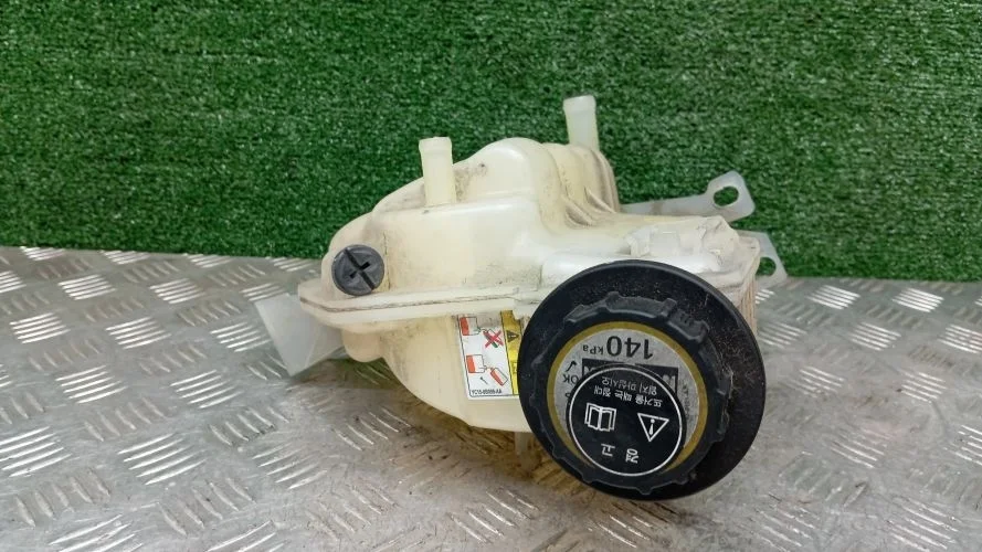 бачок расширительный Land Rover 306DT L319 Land Rover Discovery 4 306DT L319 AH228A080AB,LR020367