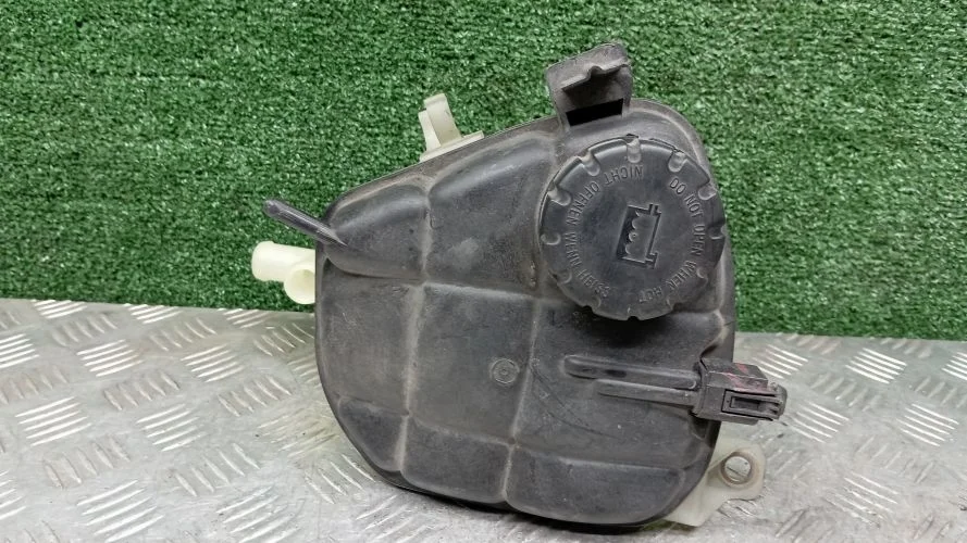 бачок расширительный Mercedes-Benz 642940 W164 Mercedes-Benz M-Class 642940 W164 A1645000049