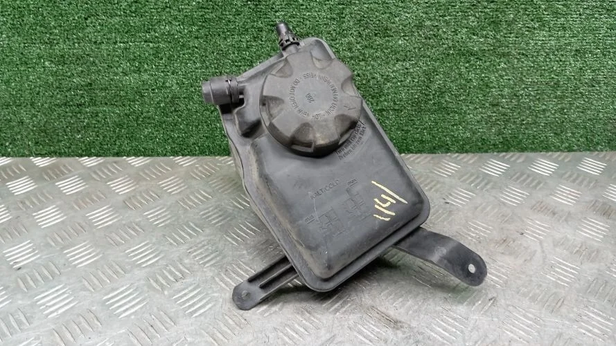 бачок расширительный Bmw N52B25,N52B30,N52B25A,N52B30A,226S1,N62B44A,N52B30AE E60,E63 Bmw 5-Series,6-Series N52B25,N52B30,N52B25A,N52B30A,226S1,N62B44A,N52B30AE E60,E63 17137521189,17137542986,17137519219