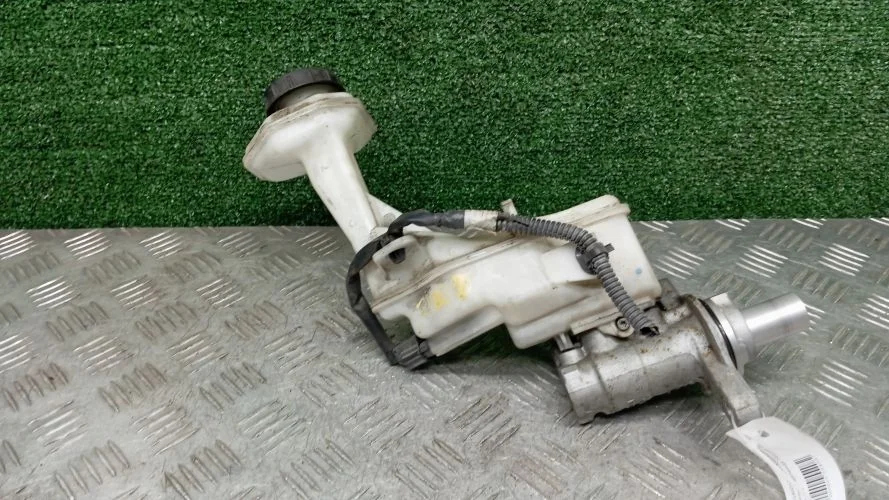 главный тормозной цилиндр Nissan R9M J11 Nissan Qashqai R9M J11 460104EH1A
