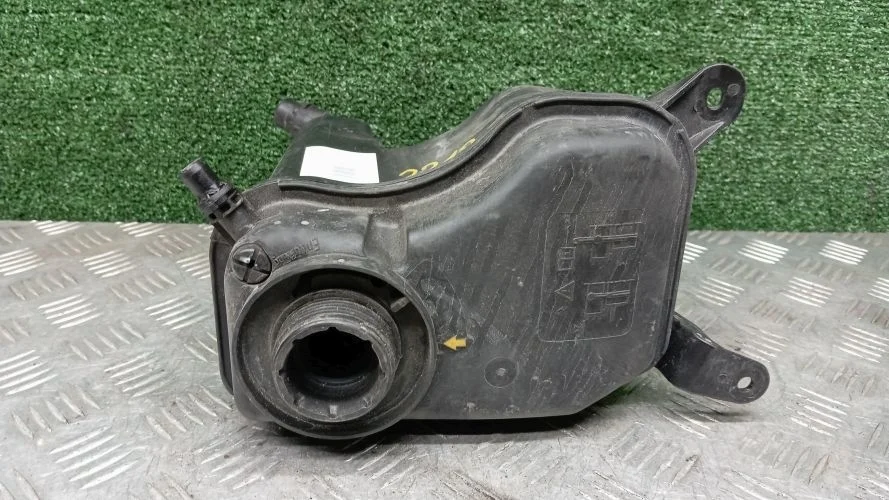 бачок расширительный Bmw N46B20B E90 Bmw 3-Series N46B20B E90 17137640514